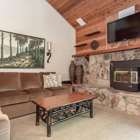 Snowflower #47 - Updated 2 Bedroom & Loft, 3 Bath, Sleeps 8, Steps Away From Free Town Shuttle